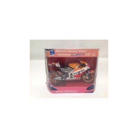 Motocicleta a escala 1:12...